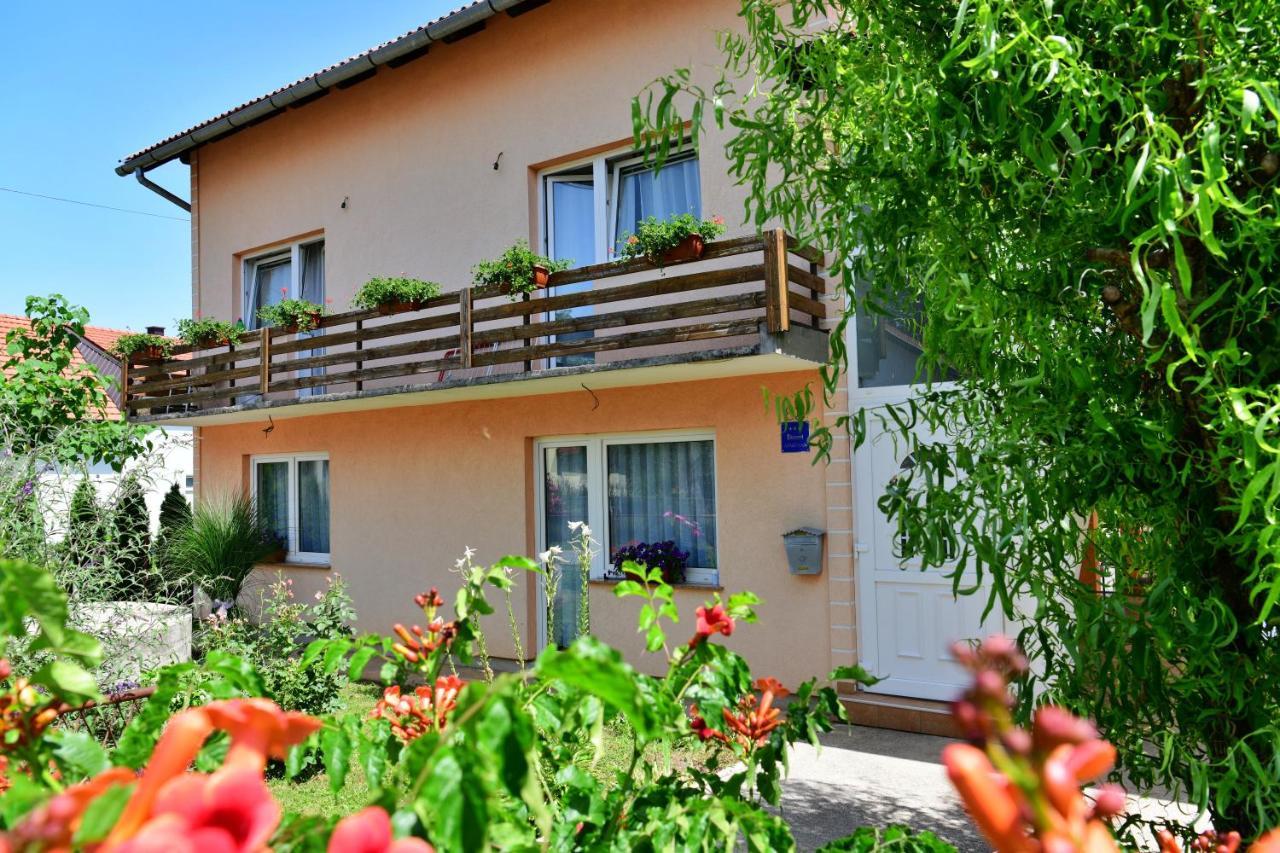 Apartman Dorijan Rakovica Exterior photo